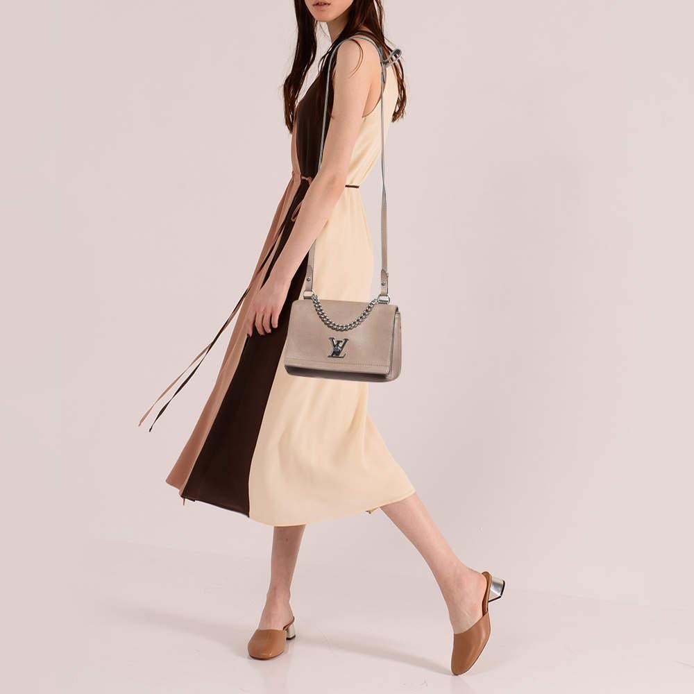 Designer bags are ideal companions for ample occasions Here we have a fashion meets functionality piece crafted with precision. It is equipped with a well sized interior that can easily fit all your essentials.