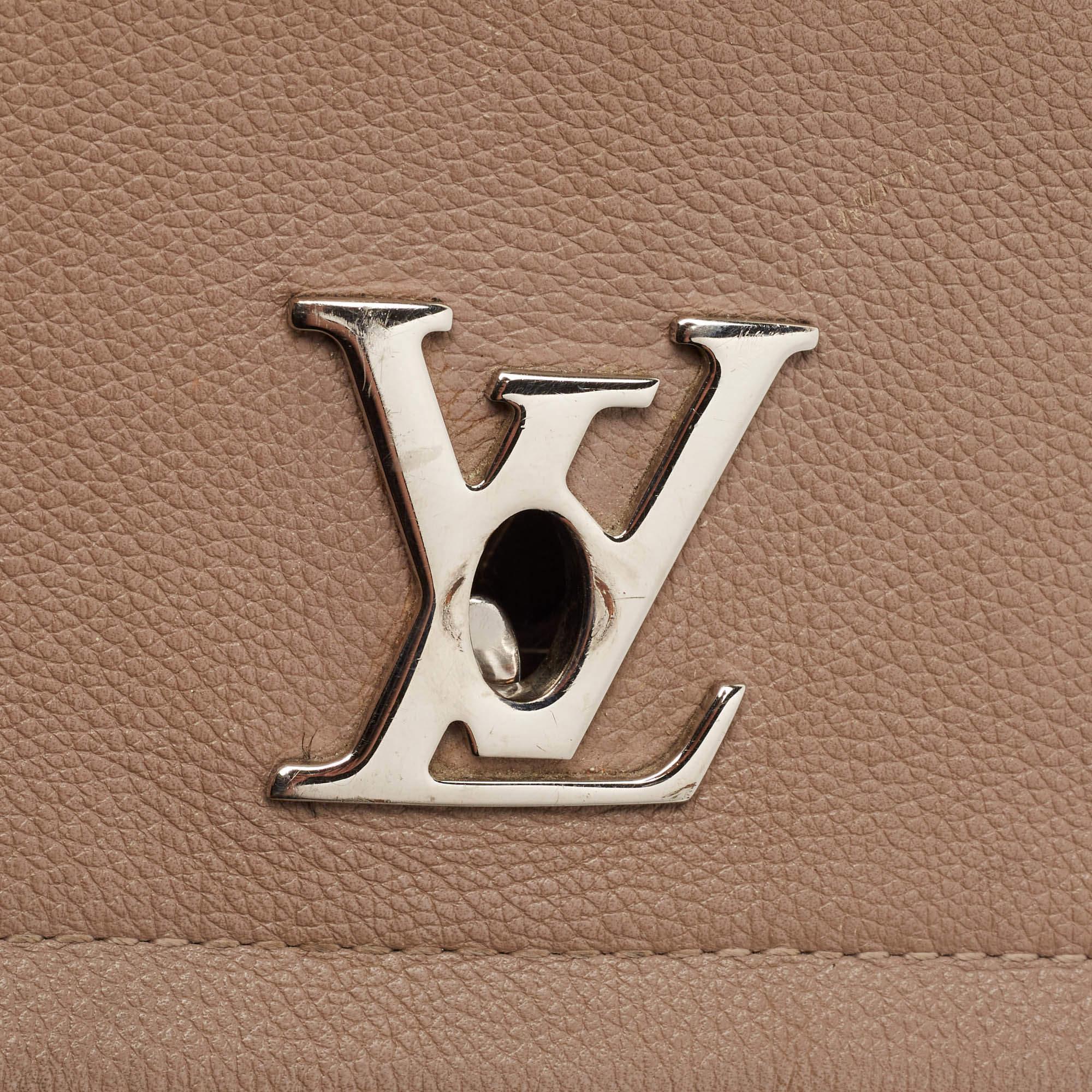 Louis Vuitton Beige Leather Lockme II BB Bag For Sale 1