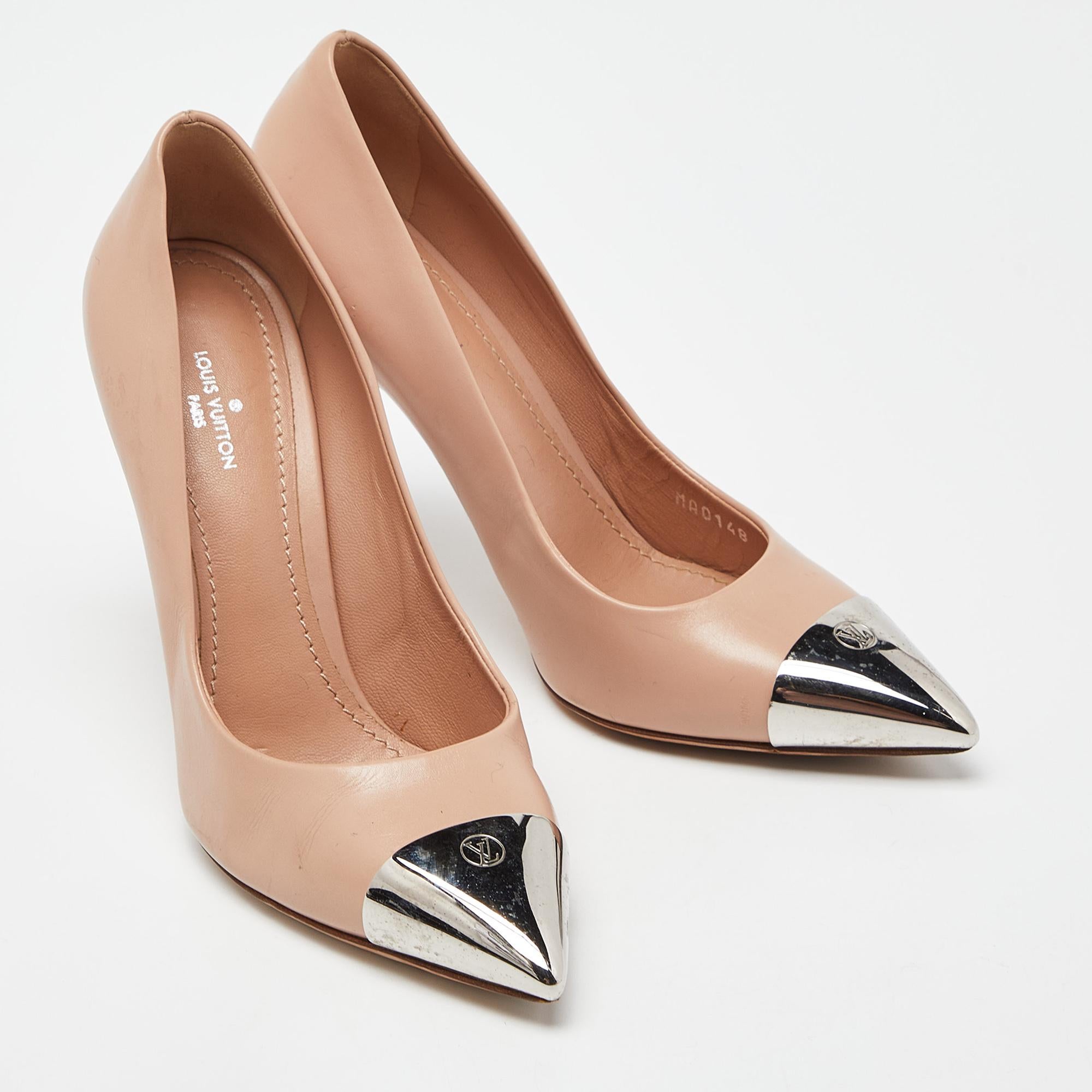 Women's Louis Vuitton Beige Leather Pointed Toe Pumps Size 36 For Sale