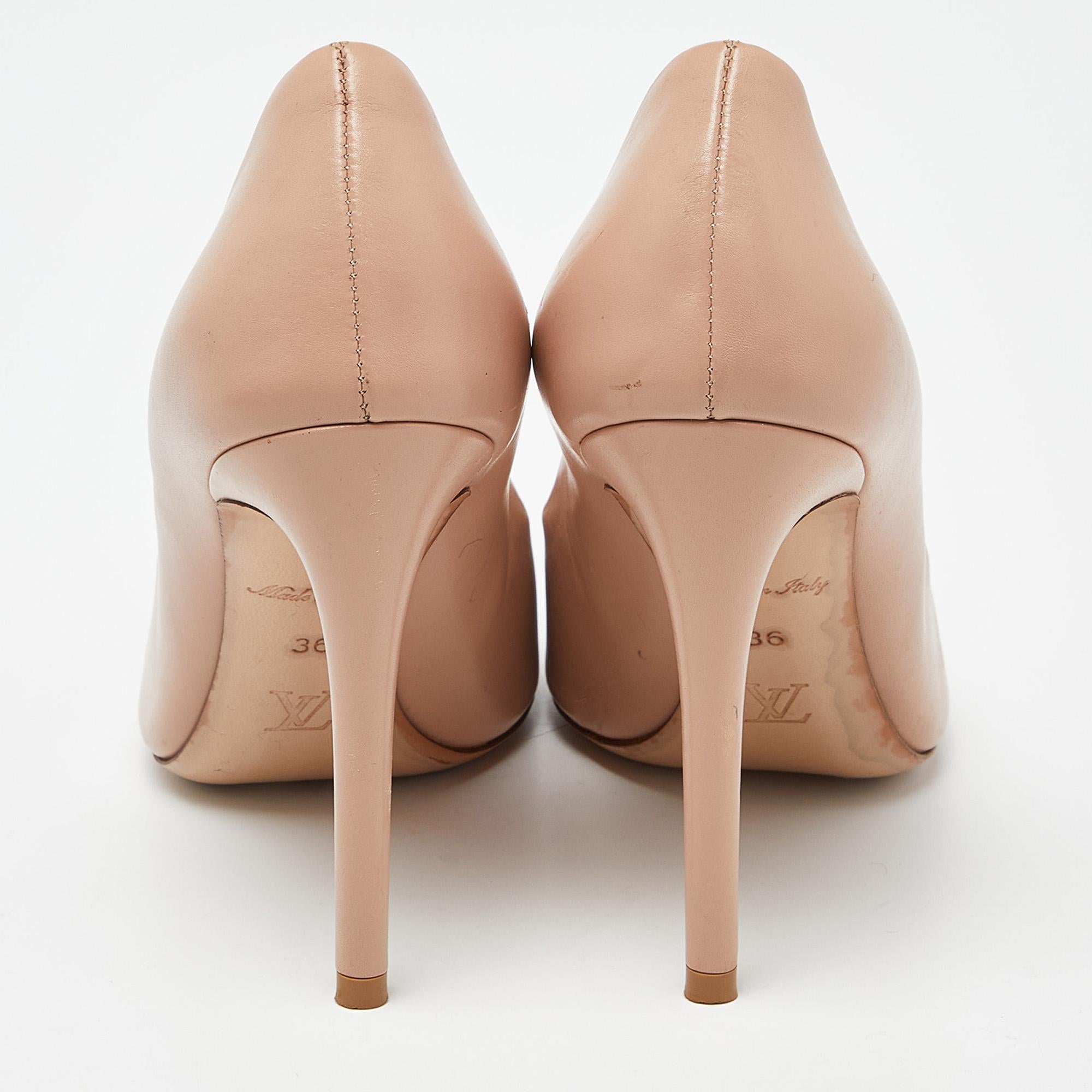 Louis Vuitton Beige Leather Pointed Toe Pumps Size 36 For Sale 1