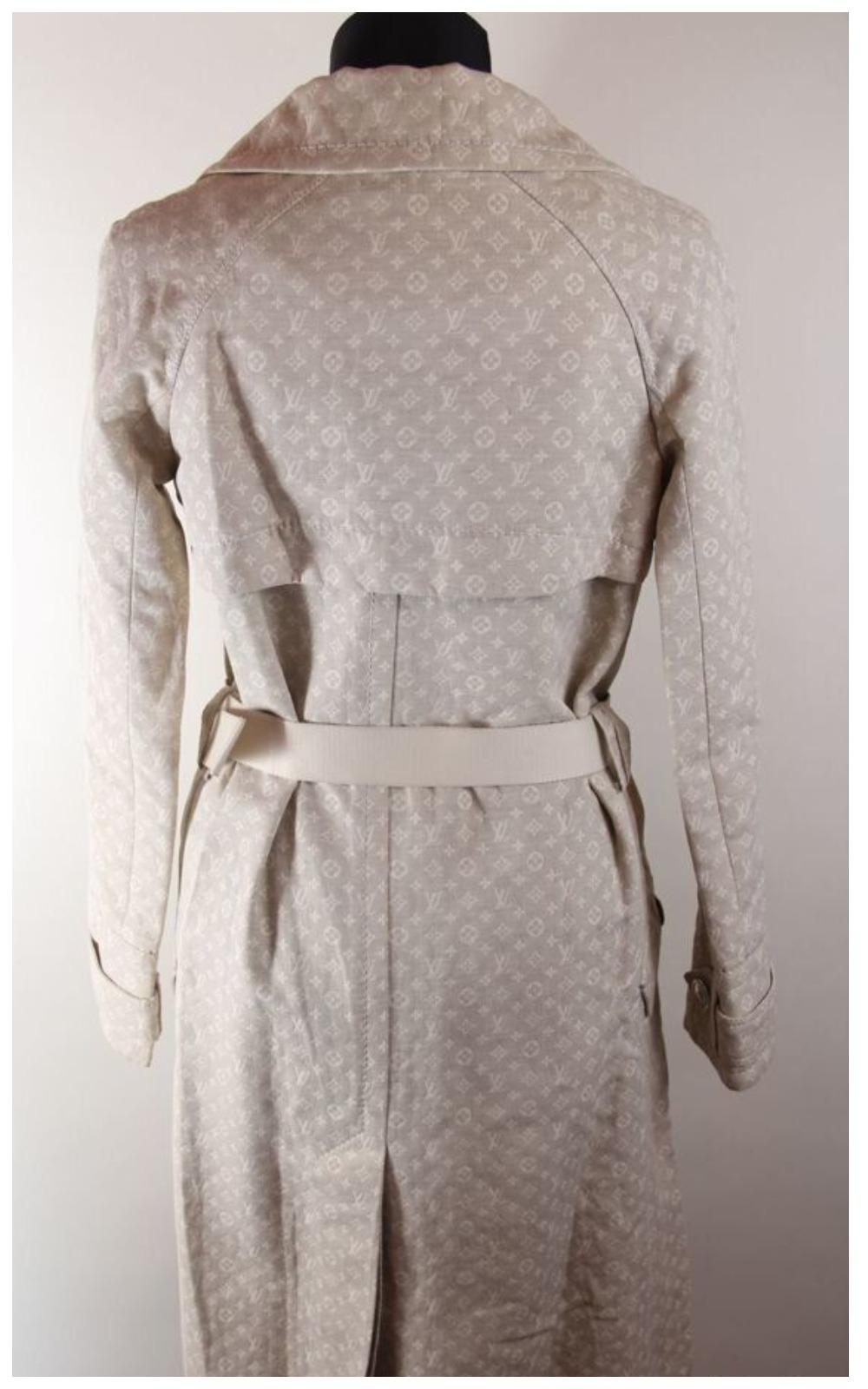 Beigefarbener Monogramm-Trenchcoat aus Baumwolle von Louis Vuitton & Marc Jacobs 2007 Vintage im Angebot 4