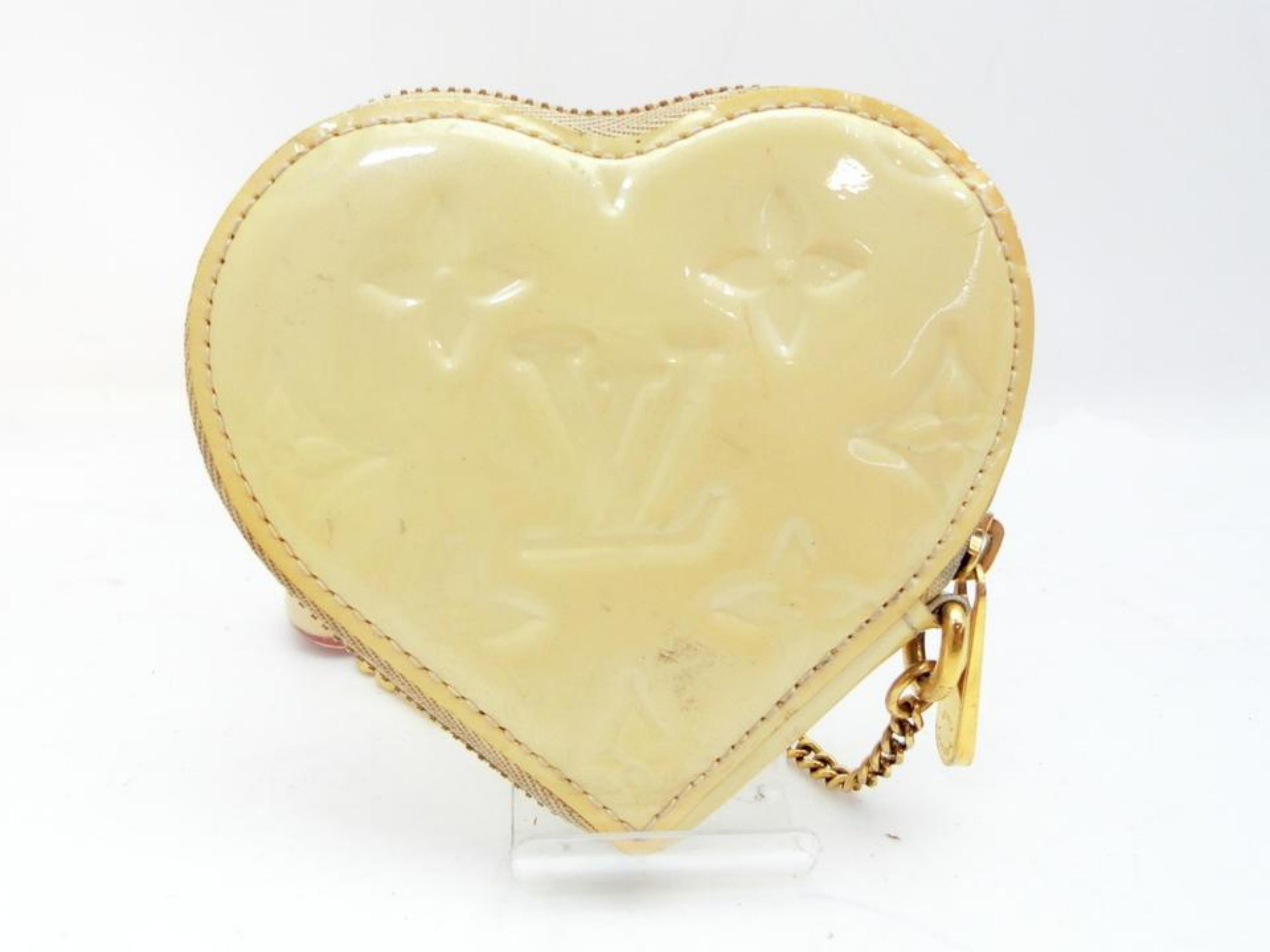 Louis Vuitton Beige Monogram Vernis Heart Coin Purse Pouch Or Wristlet 234157 For Sale 2