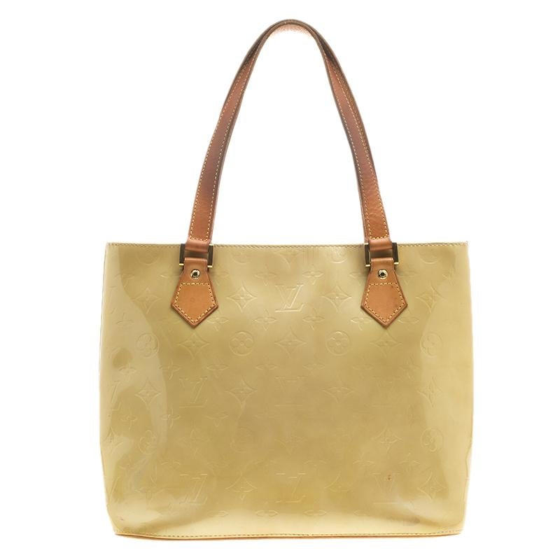 Louis Vuitton Beige Monogram Vernis Houston Bag In Good Condition In Dubai, Al Qouz 2