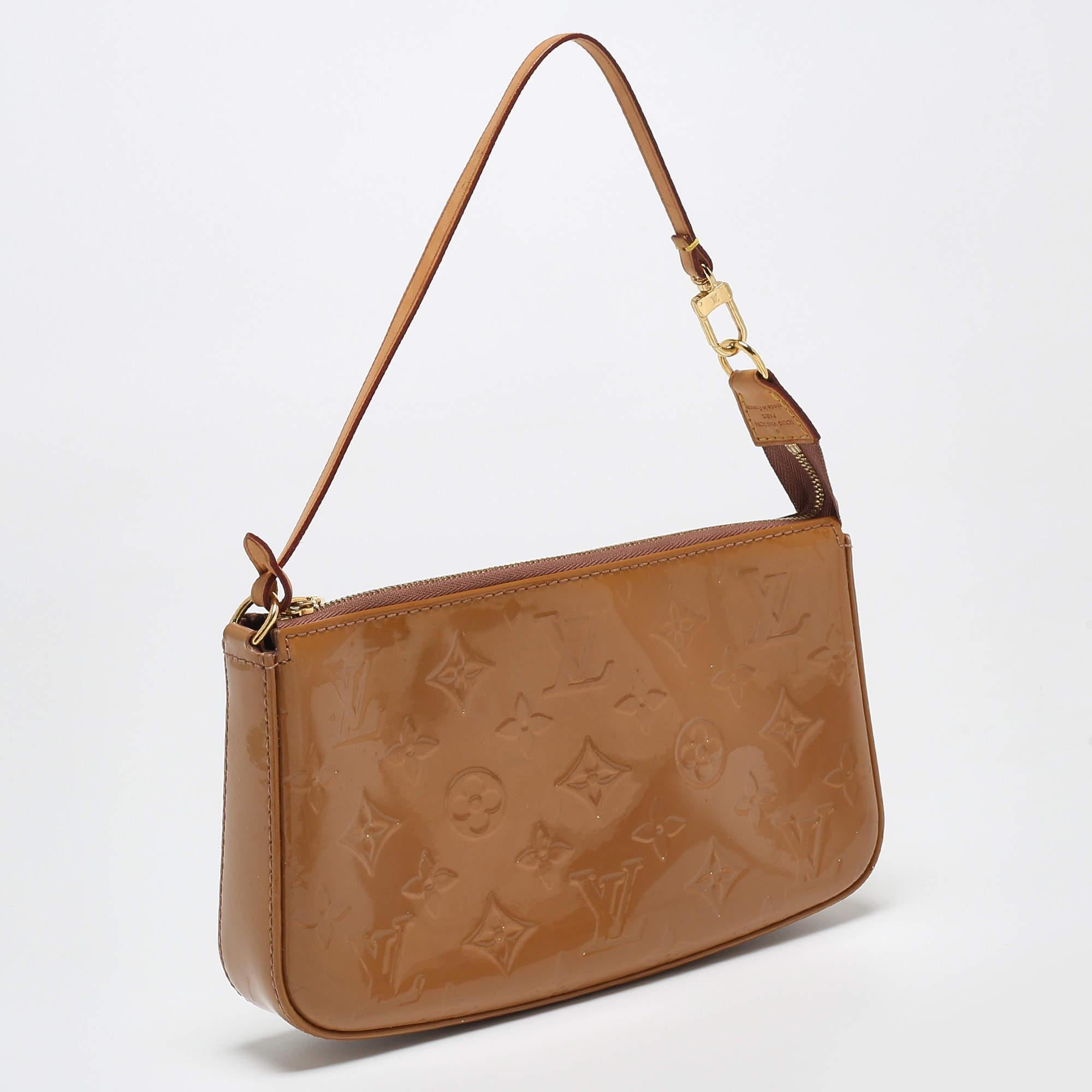 Vernis pochette sale
