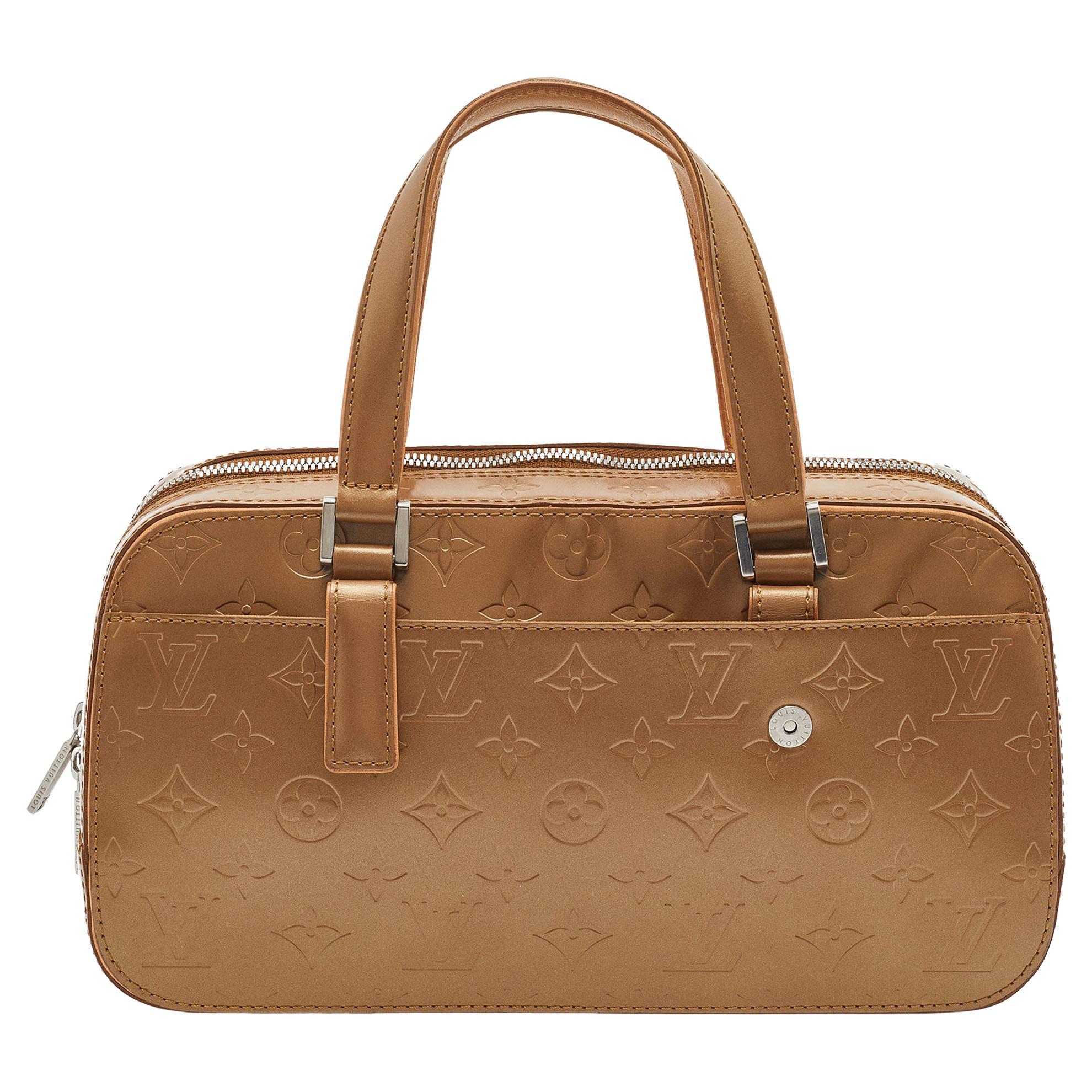 Louis Vuitton Small Shoulder Bags - 135 For Sale on 1stDibs