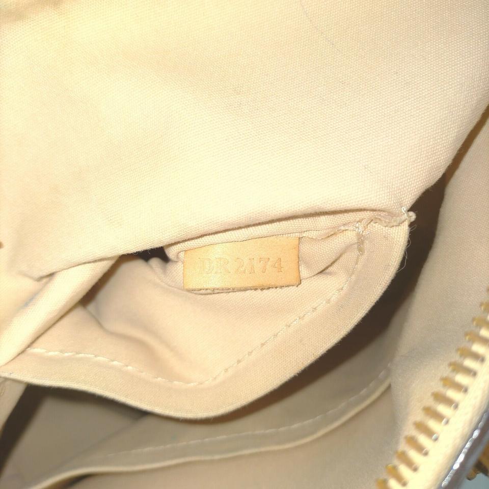 Louis Vuitton - Sac fourre-tout 2way beige monogrammé Vernis Montebello MM avec lanière Bon état - En vente à Dix hills, NY