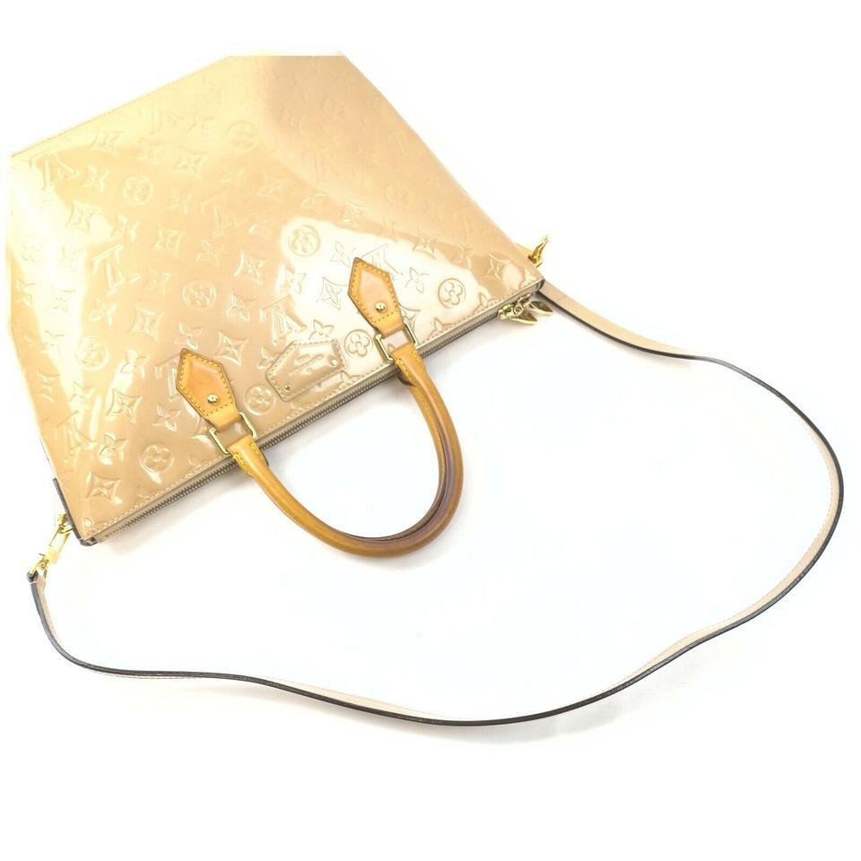 Louis Vuitton - Sac fourre-tout 2way beige monogrammé Vernis Montebello MM avec lanière Pour femmes en vente