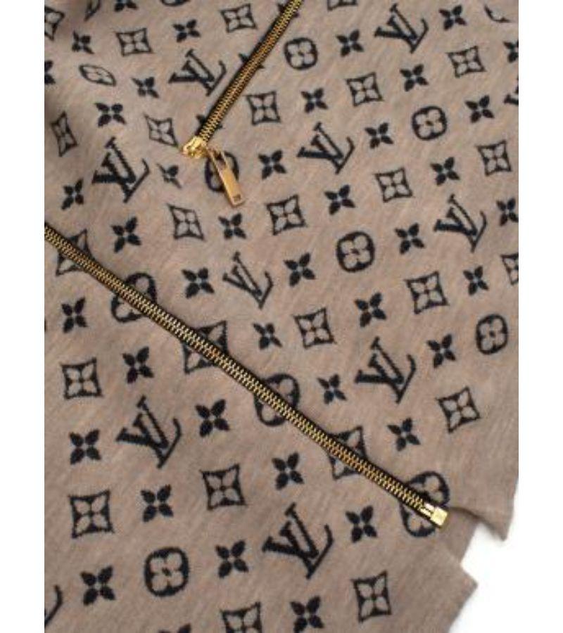 Louis Vuitton Beige & Navy Monogram Zip Up Jacket For Sale 4
