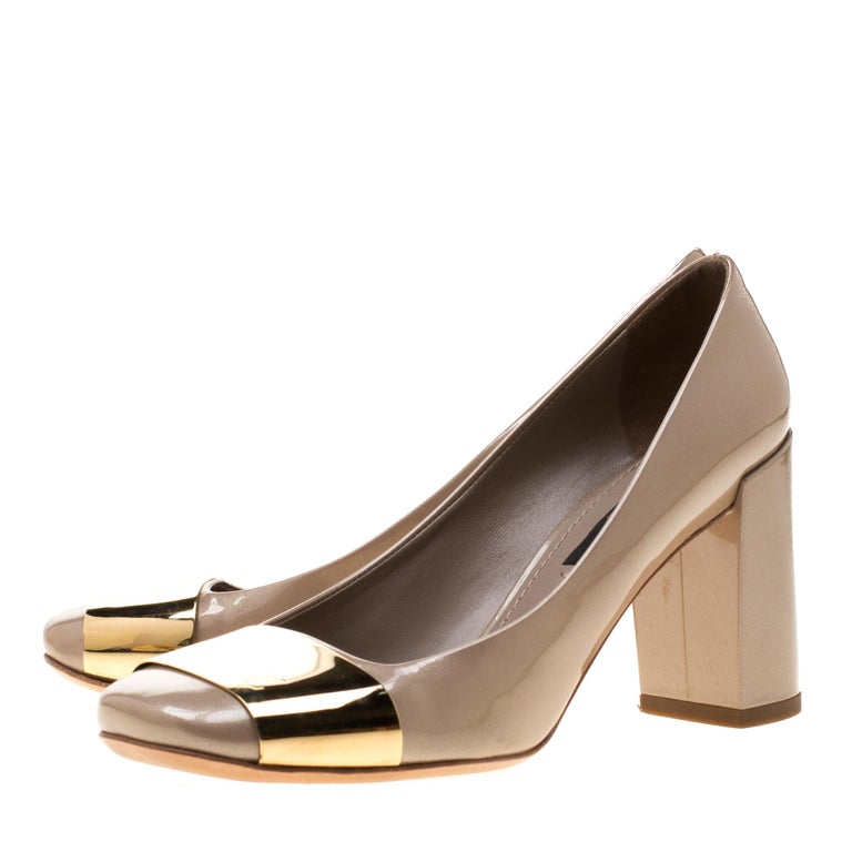 Louis Vuitton Beige Patent Leather Block Heel Pumps Size 35.5 For Sale at 1stdibs