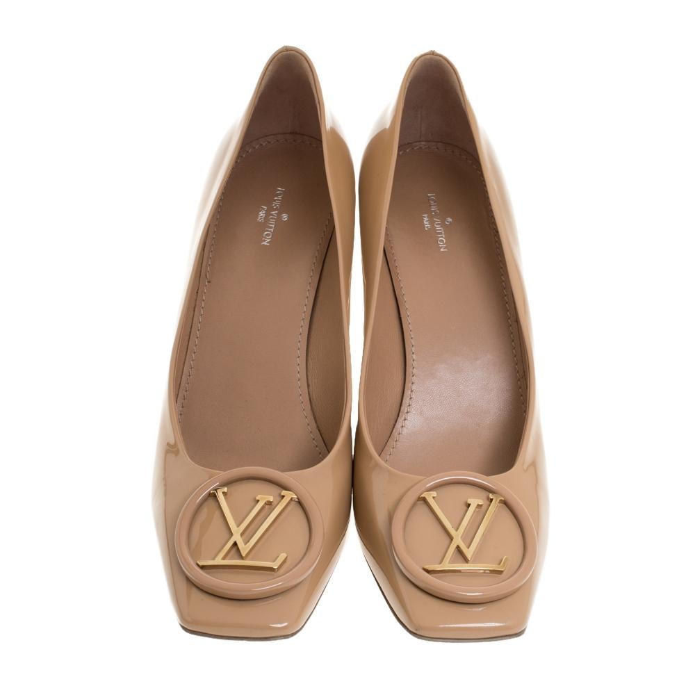 Women's Louis Vuitton Beige Patent Leather Madeleine Logo Block Heel Pumps Size 40