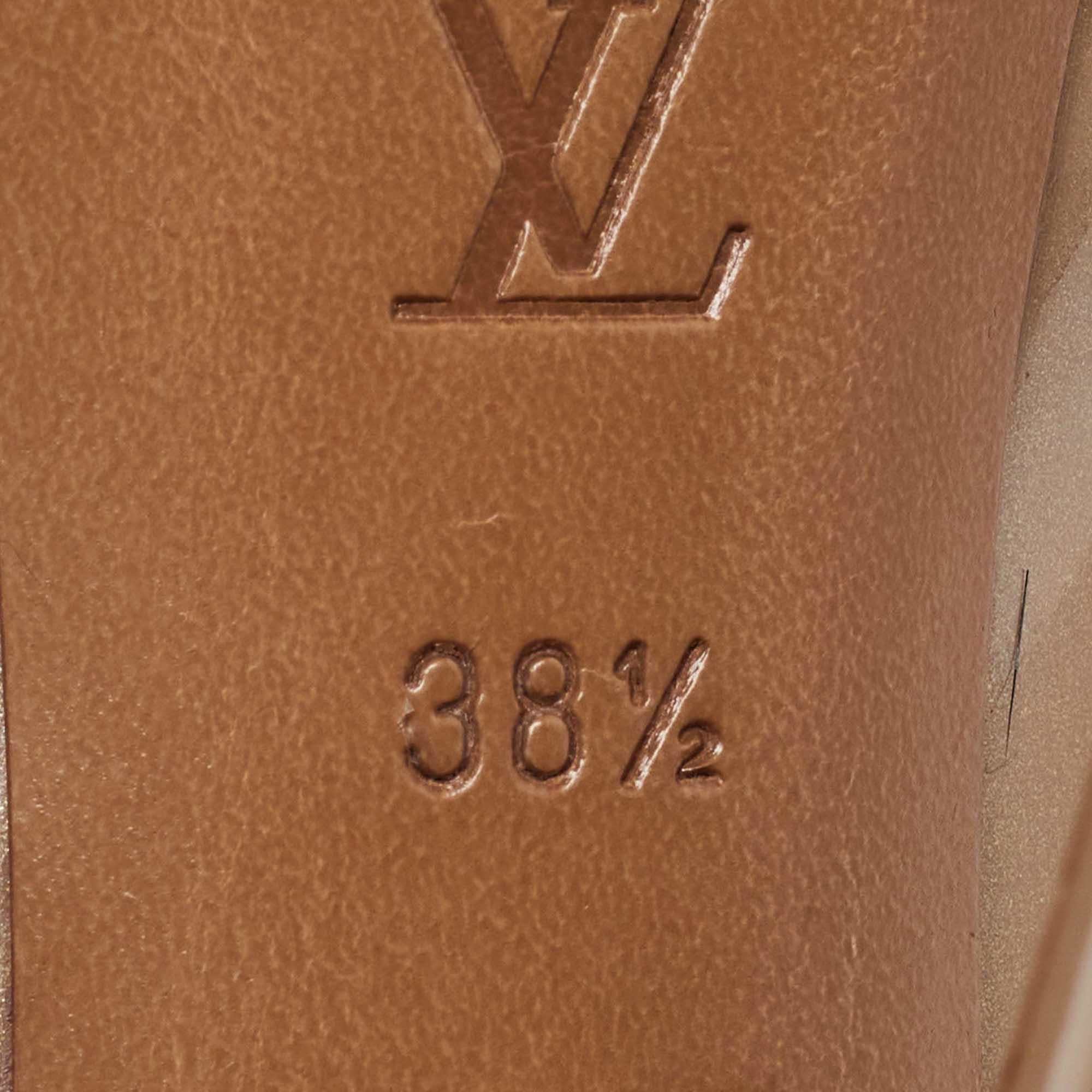 Louis Vuitton Beige Patent Leather Oh Really Peep Toe Platform Pumps Taglia 36.5 in vendita 3