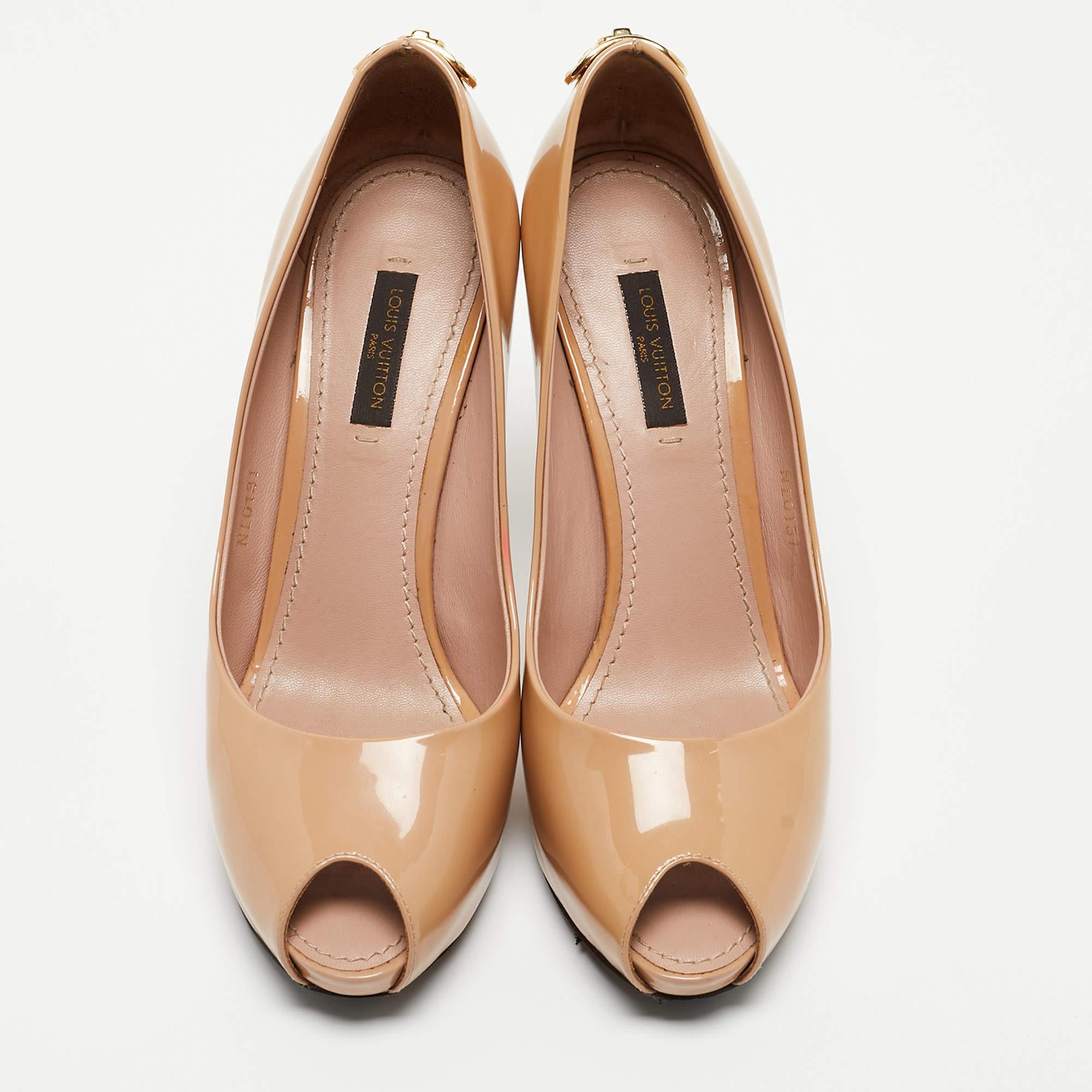 Louis Vuitton Beige Patent Leather Oh Really! Pumps Size 36 In Good Condition For Sale In Dubai, Al Qouz 2