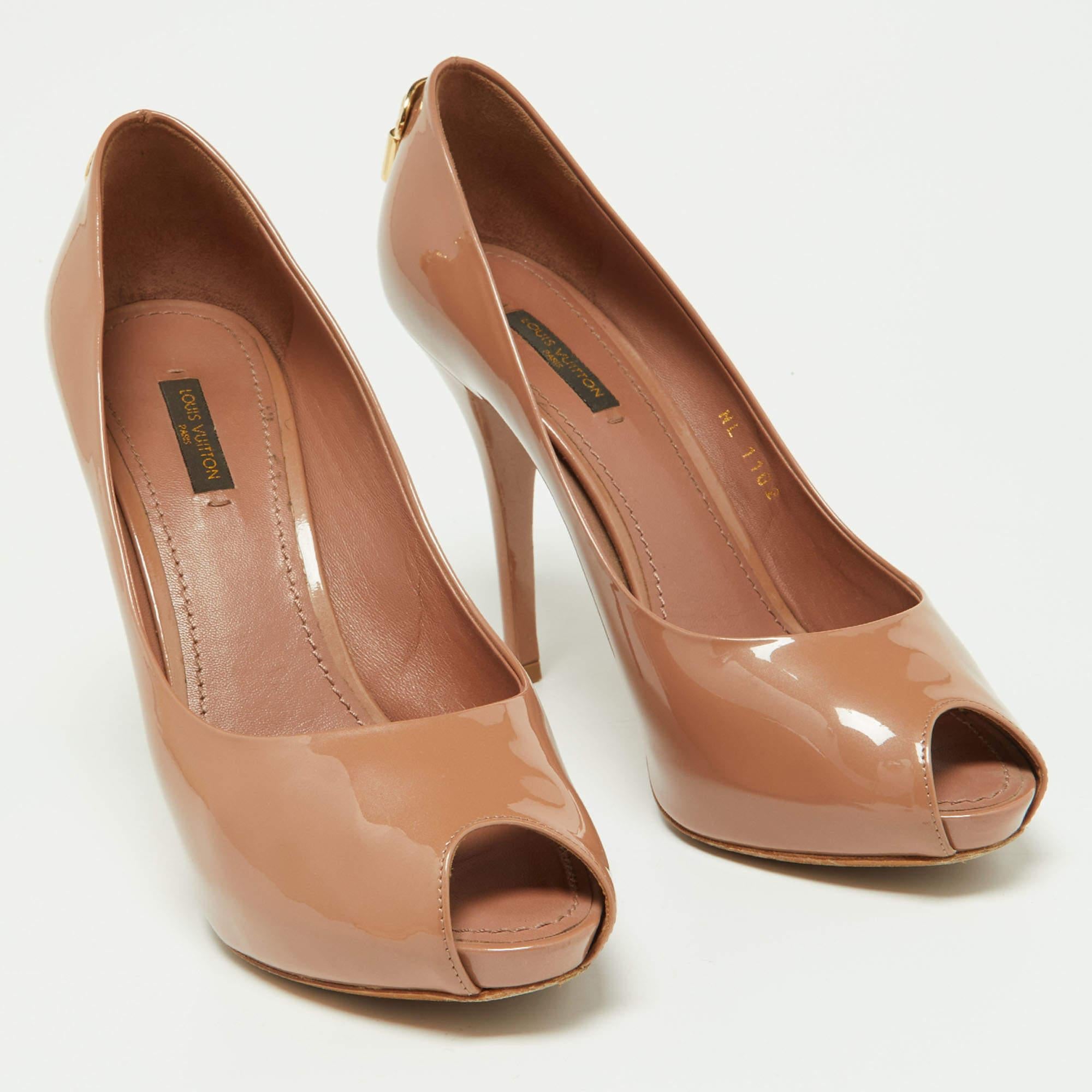 Women's Louis Vuitton Beige Patent Leather Oh Really! Pumps Size 39