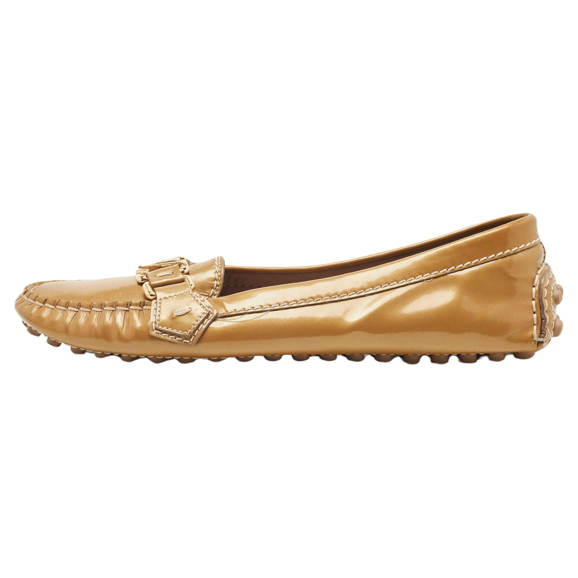 Louis Vuitton Beige Patent Leather Oxford Loafers Size 37 For Sale