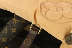 Louis Vuitton Beige Pillow Monogram Puffer Onthego GM Tote 1111lv29