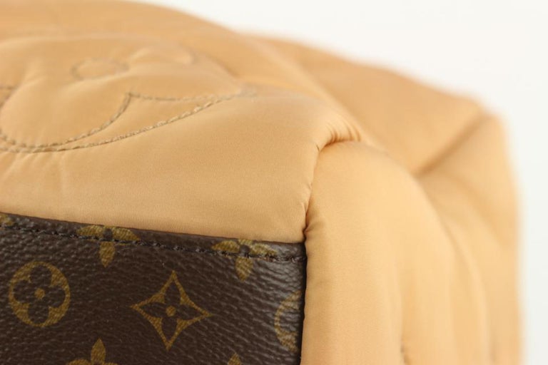 Louis Vuitton Beige Pillow Monogram Puffer Onthego GM Tote 1111lv29 at  1stDibs