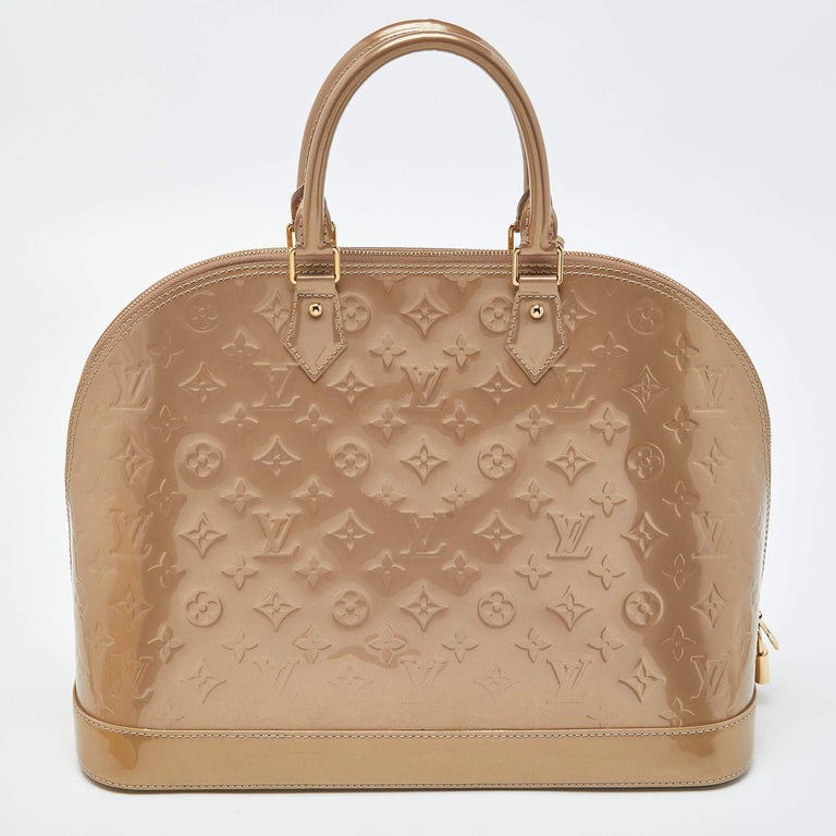 Louis Vuitton Beige Poudre Monogram Vernis Alma PM Bag For Sale at 1stDibs