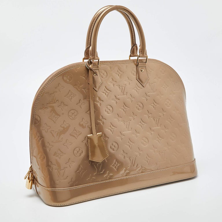 Louis Vuitton Beige Poudre Monogram Vernis Alma PM Bag For Sale at 1stDibs