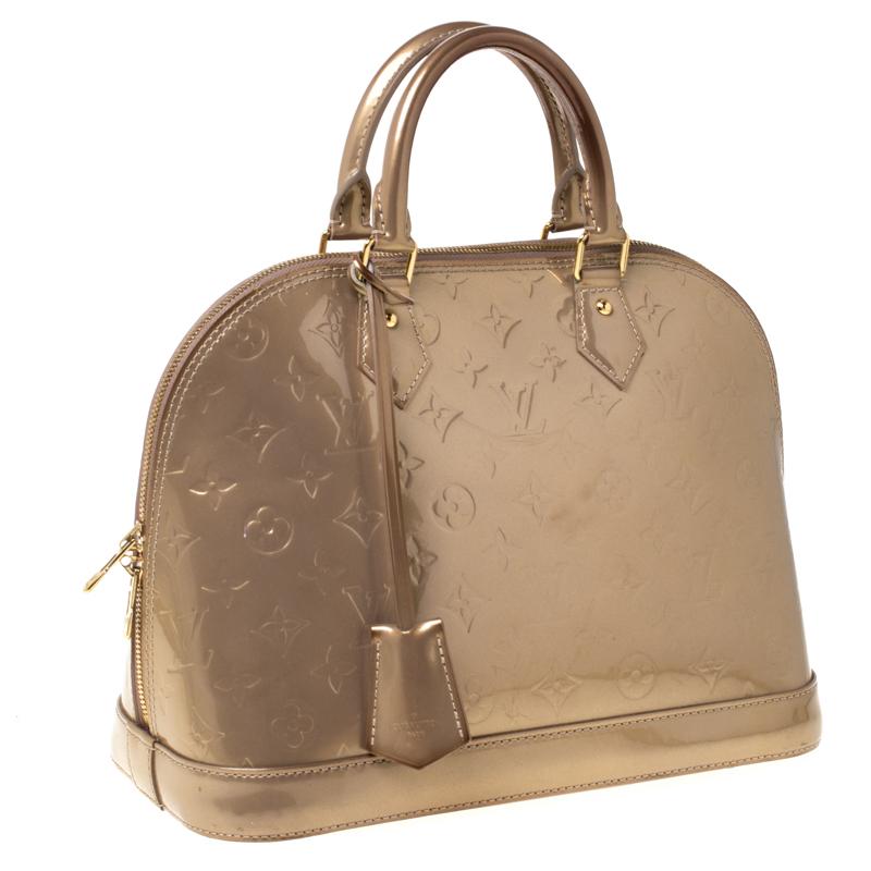 Louis Vuitton Beige Poudre Monogram Vernis Alma PM Bag In Good Condition In Dubai, Al Qouz 2