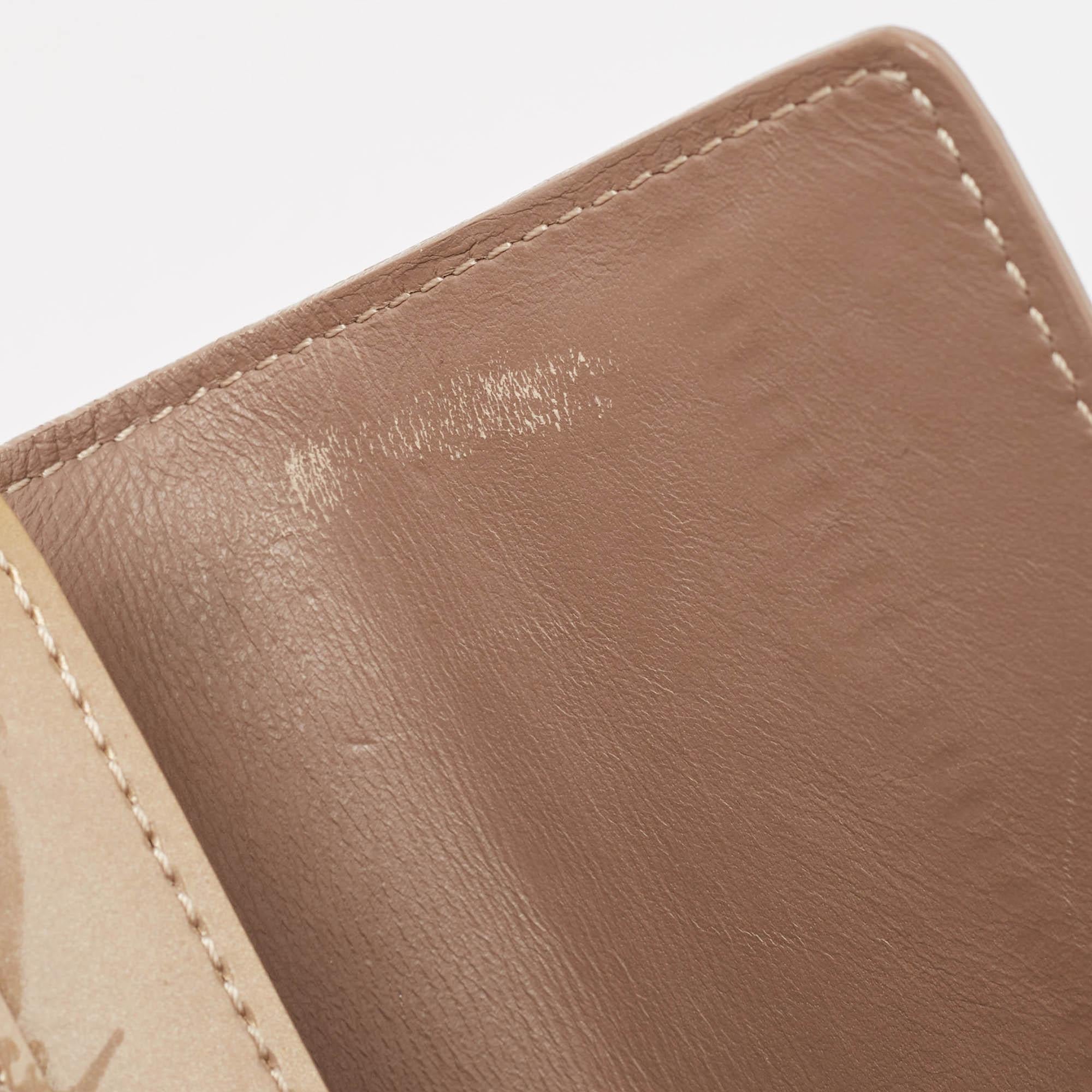 Donna Louis Vuitton Portafoglio Beige Poudre Monogram Vernis Sarah in vendita