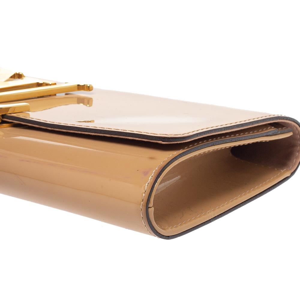 Louis Vuitton Beige Poudre Lackleder Louise Clutch 8