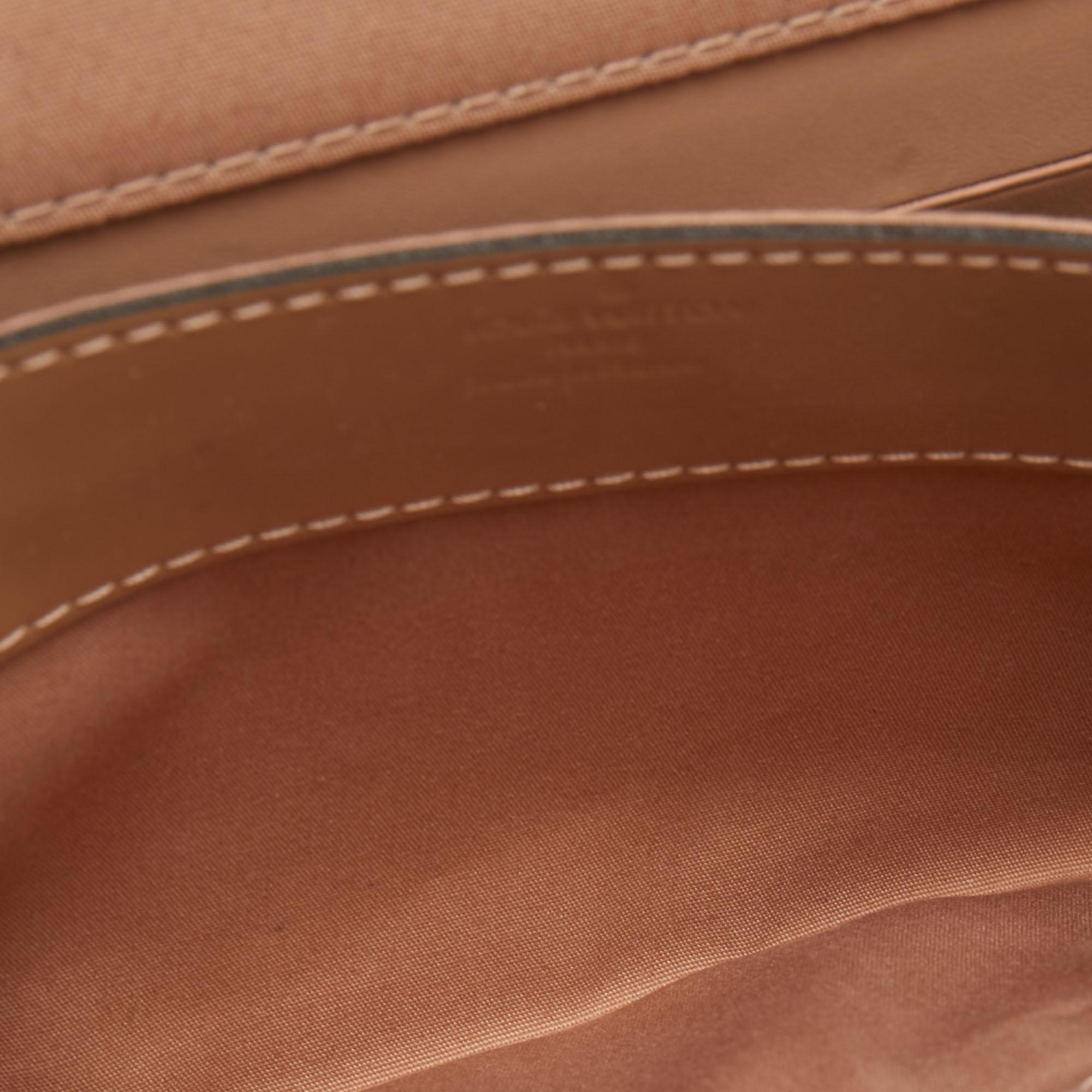 Louis Vuitton Beige Poudre Patent Leather Louise Clutch 3
