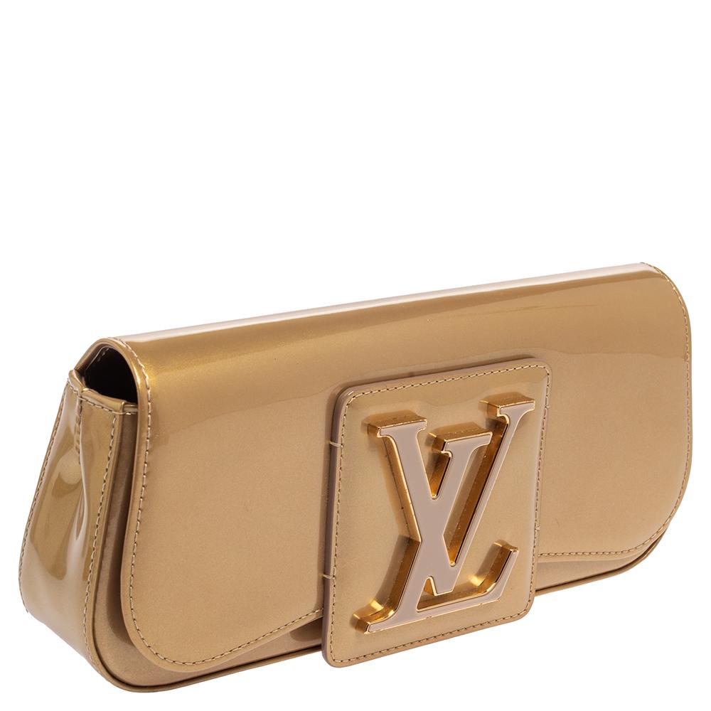 Women's Louis Vuitton Beige Poudre Vernis Sobe Clutch