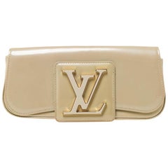 Louis Vuitton Beige Poudre Vernis Sobe Clutch