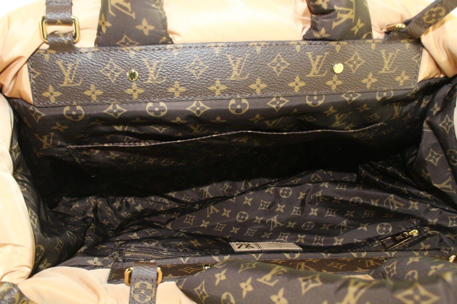 Louis Vuitton Beige Puffer Monogram Pillow Onthego GM 2way Tote 4LK0412C In New Condition In Dix hills, NY