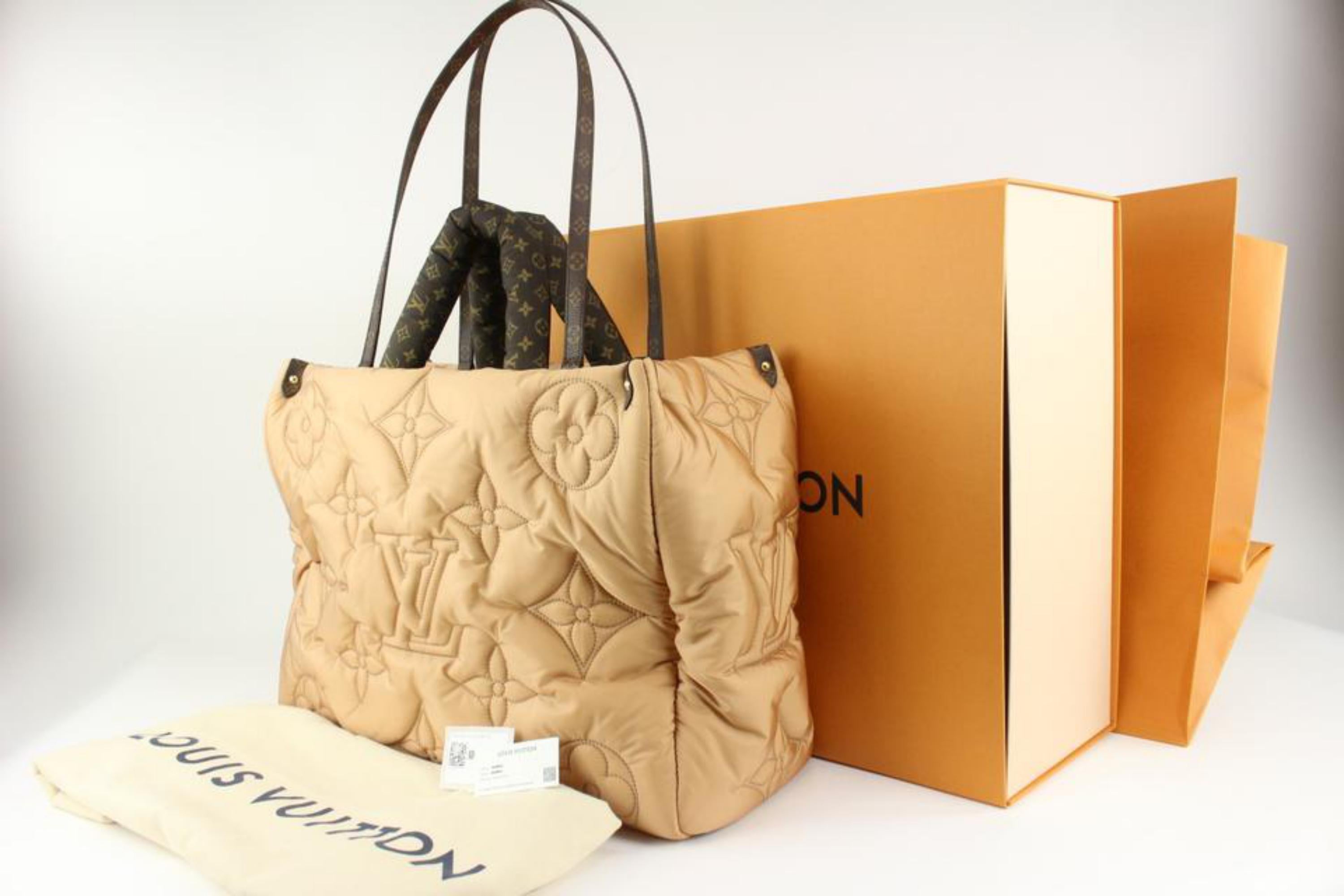 Louis Vuitton Beige Puffer Quilted Pillow Onthego GM 2way Tote Bag 1122lv1
Date Code/Serial Number: RFID Chip
Made In: Italy
Measurements: Length:  15