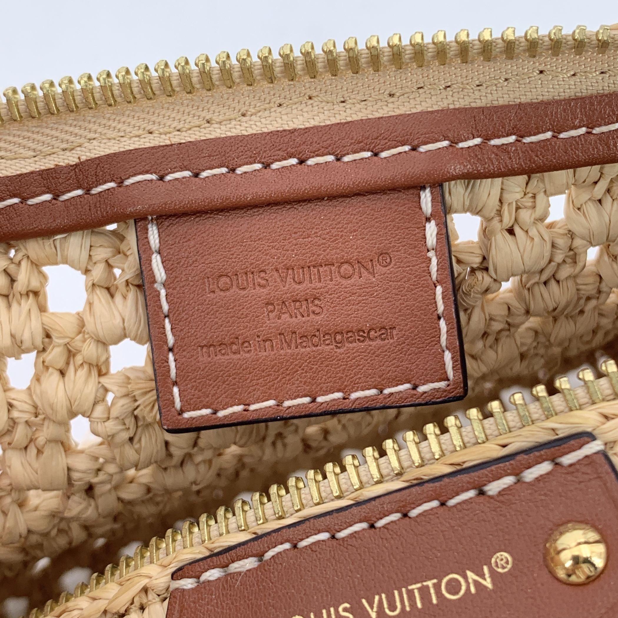 Louis Vuitton Beige Raffia Straw Hills Pochette Shoulder Bag M14304 For Sale 2
