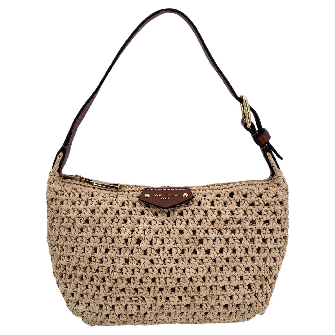 Louis Vuitton Beige Raffia Straw Hills Pochette Shoulder Bag M14304 For Sale