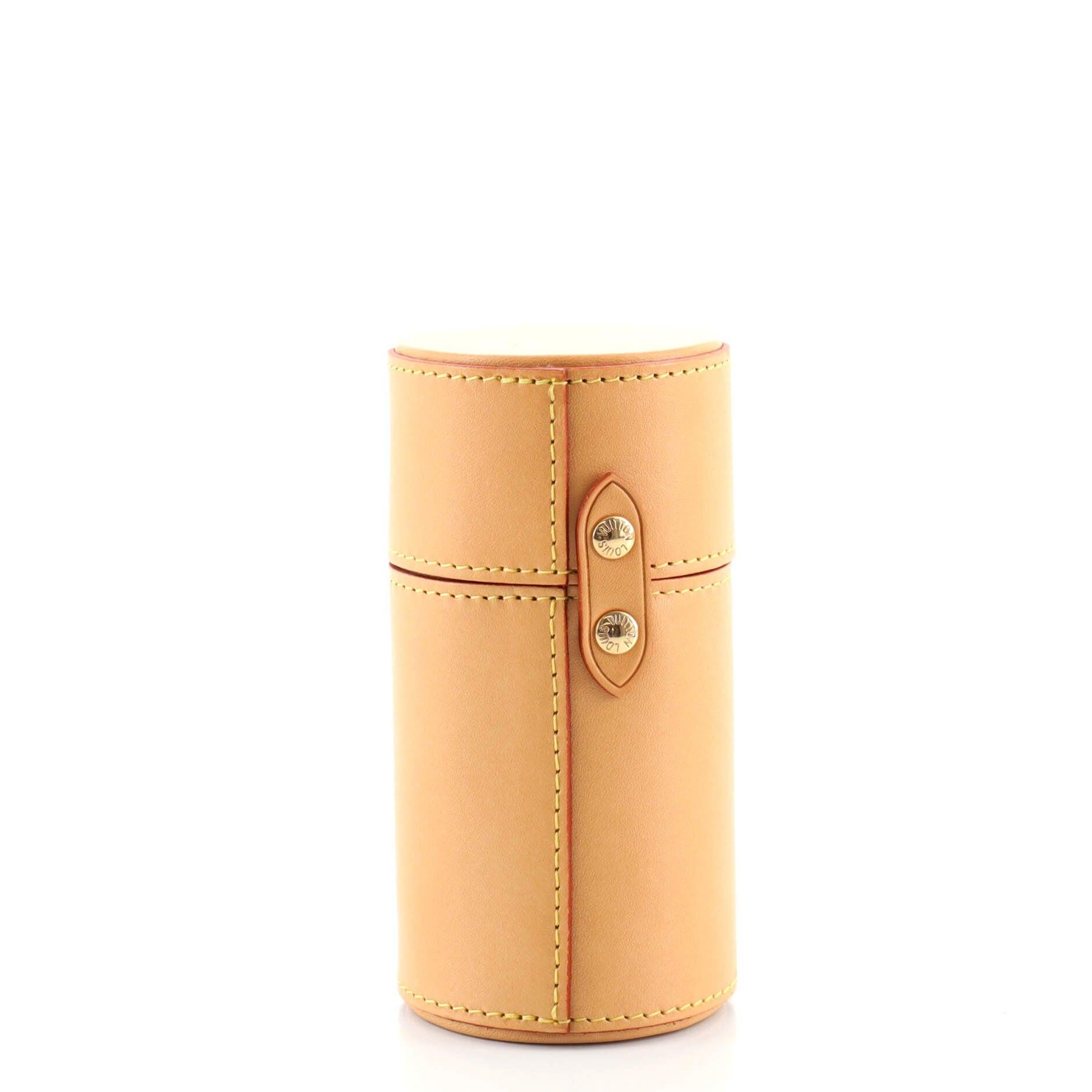 Louis Vuitton Beige Vachette Leather Perfume 100ml Travel Case

Condition Details: Darkening, wear and scuffs on exterior, scratches on hardware.

68194MSC

Measurements: Height 5