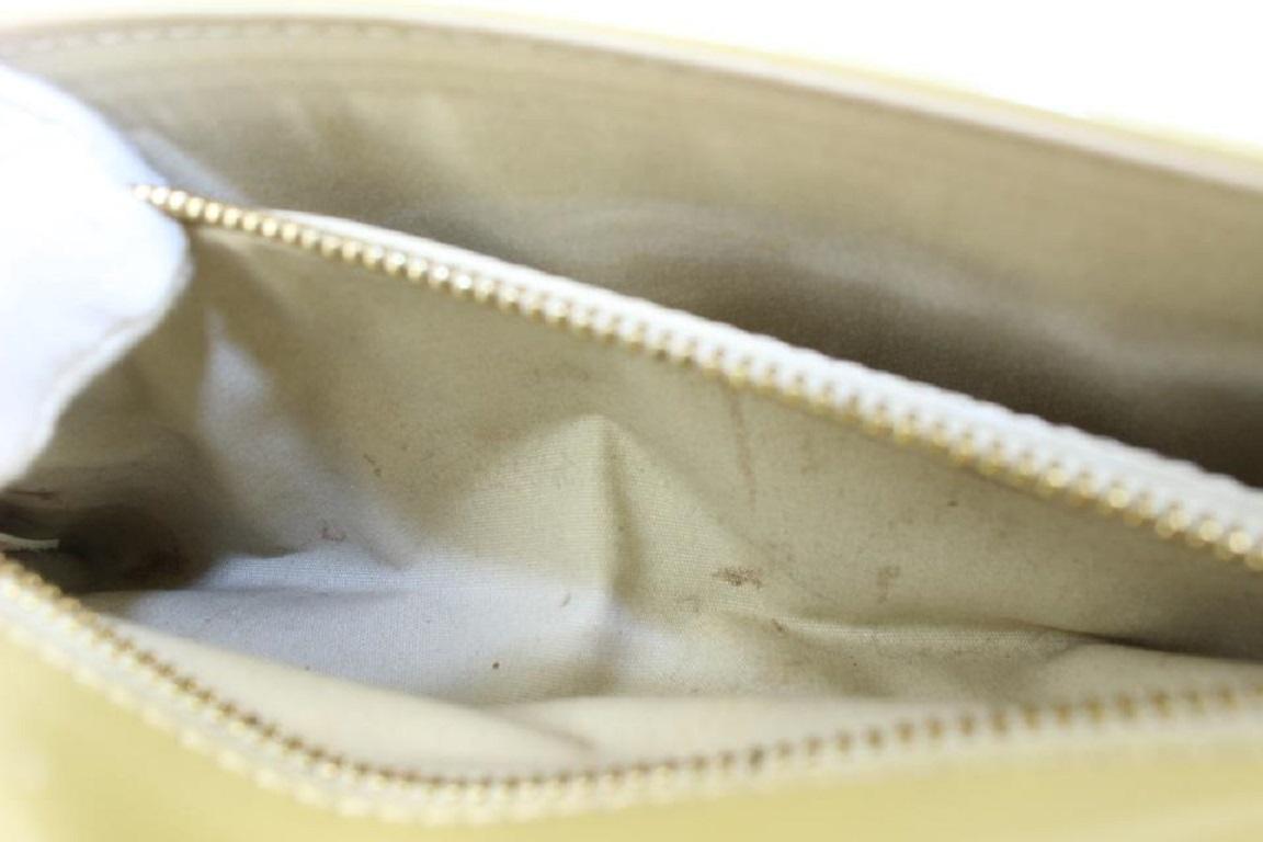 Louis Vuitton - Pochette beige Vanilla Vernis Sobe Louise 1013lv10 Bon état - En vente à Dix hills, NY