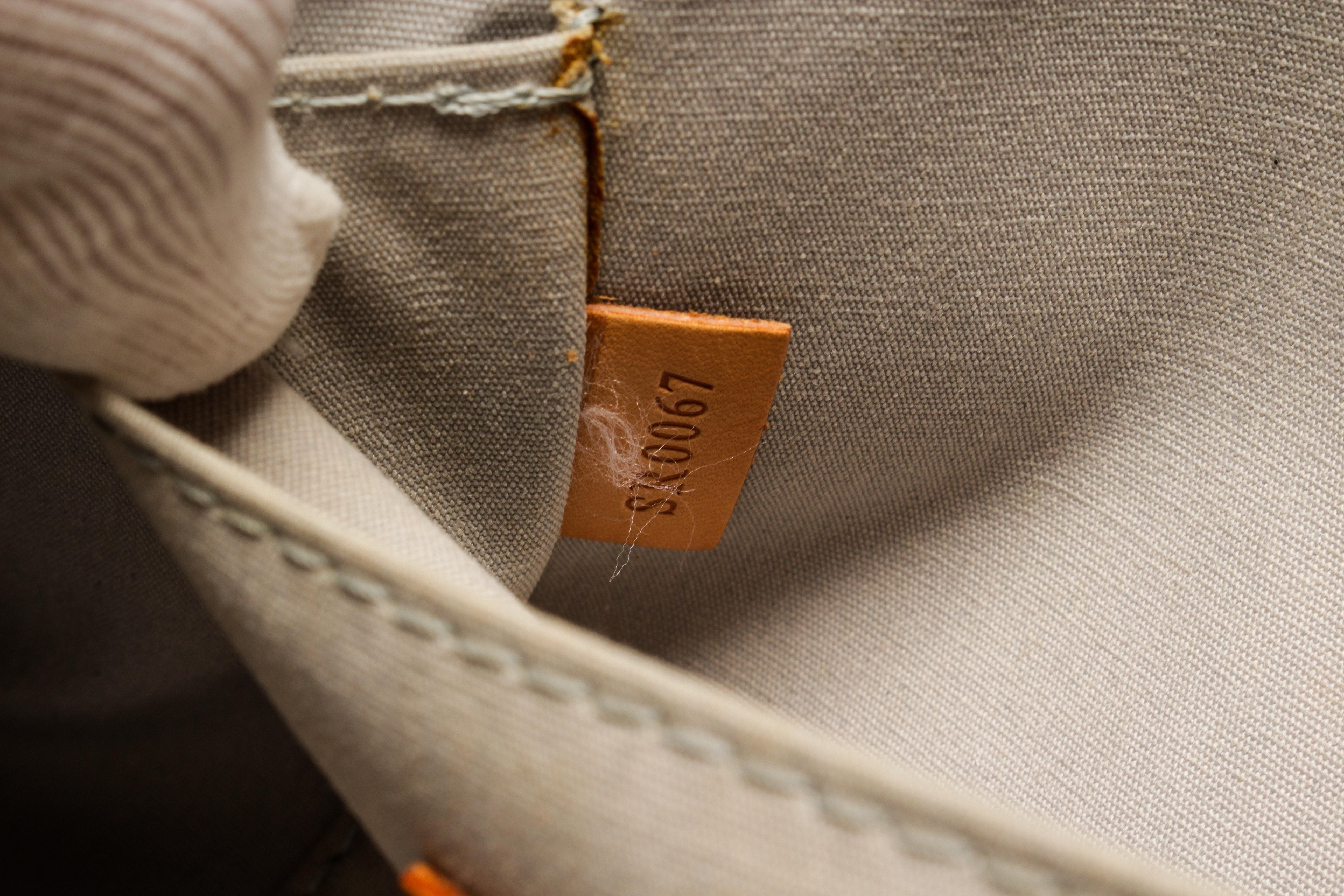 Louis Vuitton Beige Vernis Leather Roxbury Drive Handbag For Sale 5