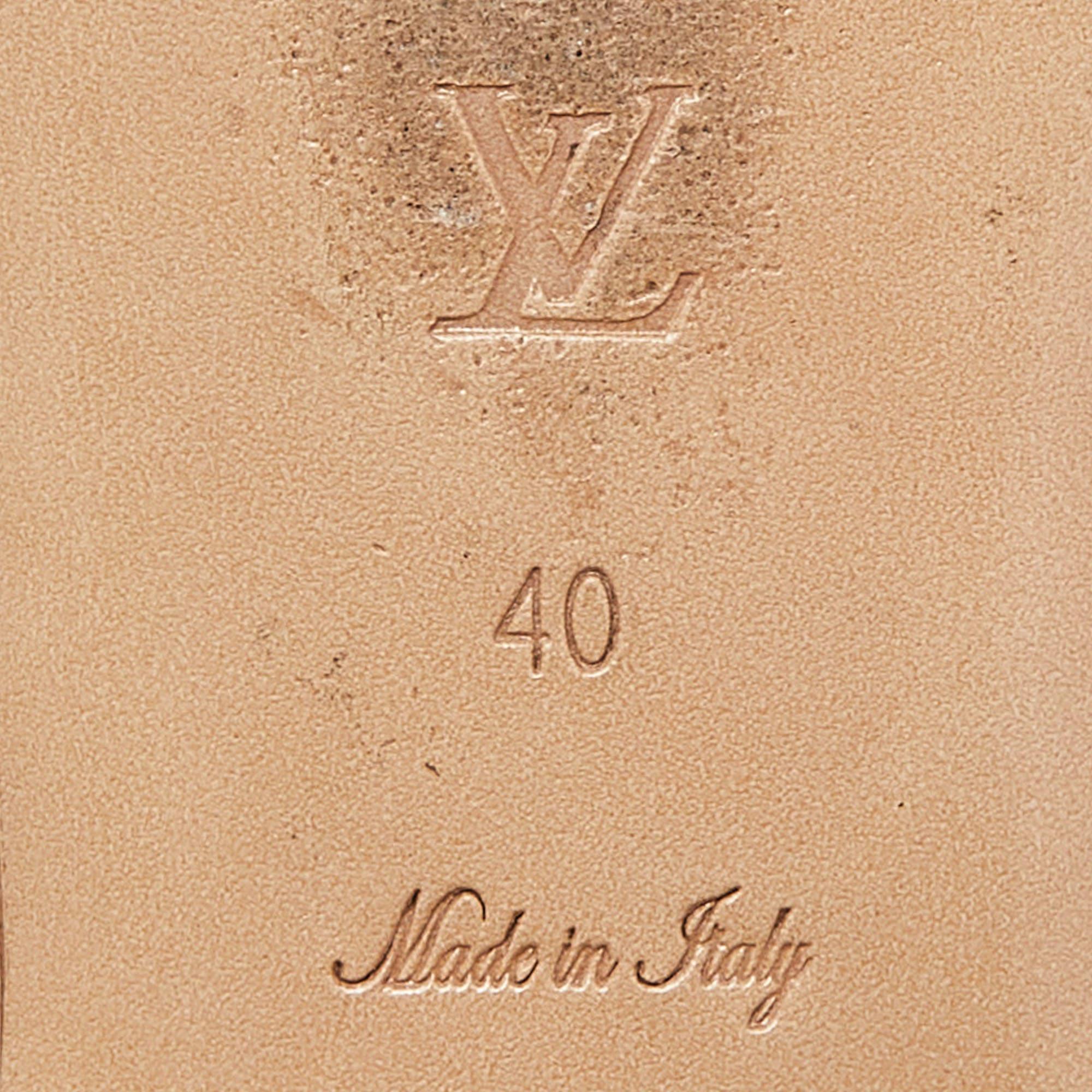 Louis Vuitton Beige/White Monogram Embossed Leather Flat Slides Size 40 4