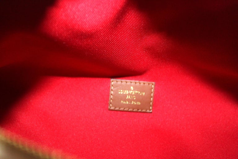 Louis Vuitton Beige Wool  Bum Bag For Sale 3