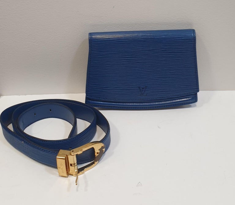 Women's Louis Vuitton belt bag in Tilsitt blue Epi leather For Sale