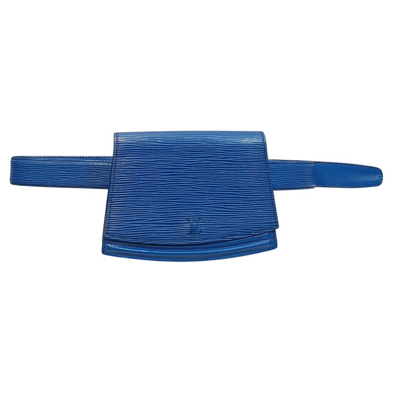 Louis Vuitton belt bag in Tilsitt blue Epi leather For Sale