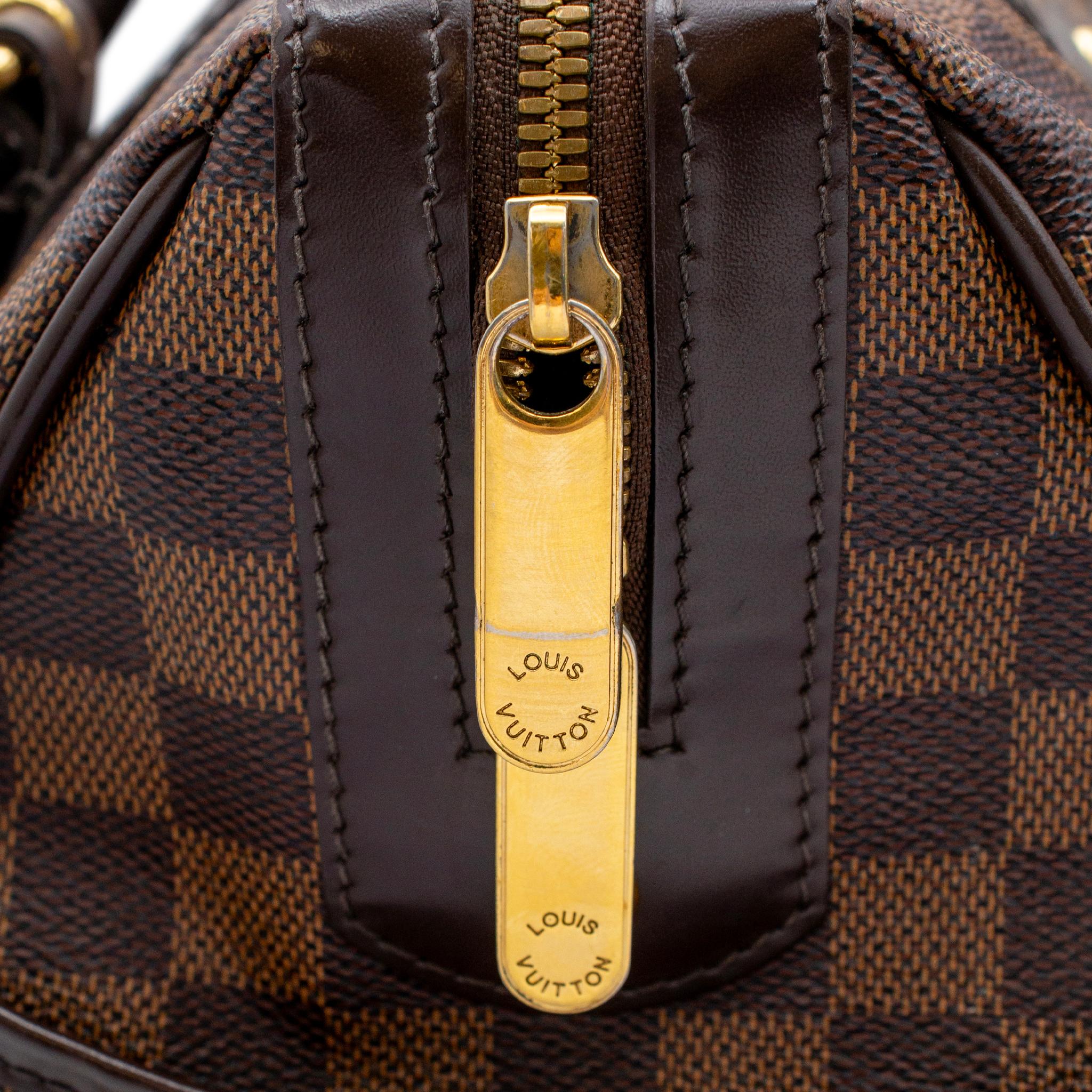 Brand: Louis Vuitton

Measurements (W x H x D): 12