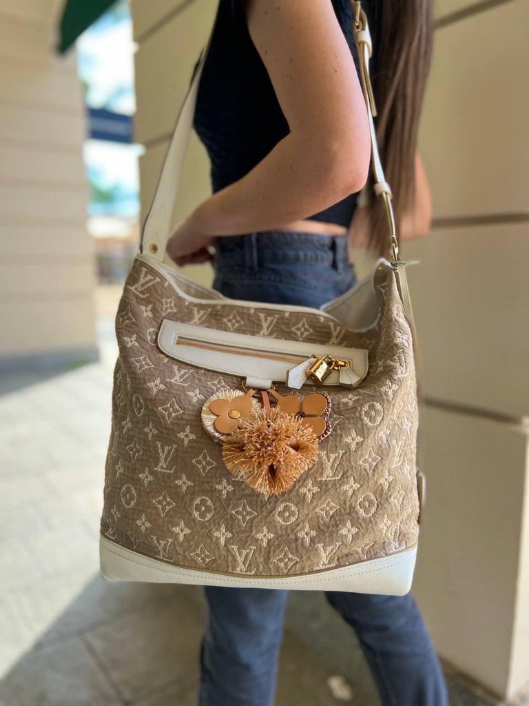 Louis Vuitton Besace Handbag Beige White For Sale at 1stDibs