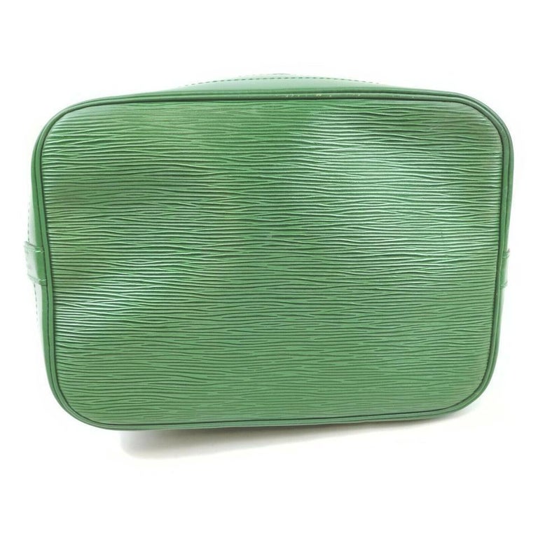 Louis Vuitton Bicolor Green x Blue Noe Drawstring Bucket Hobo 861663A For Sale 8