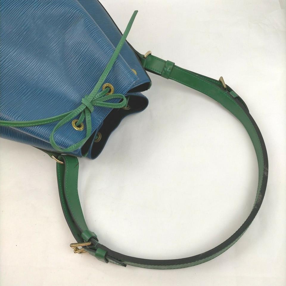 Women's Louis Vuitton Bicolor Green x Blue Noe Drawstring Bucket Hobo 861663A For Sale