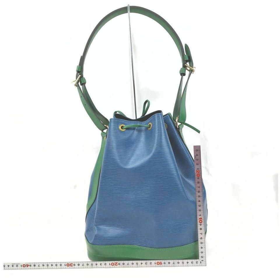 Louis Vuitton Bicolor Green x Blue Noe Drawstring Bucket Hobo 861663A For Sale 2