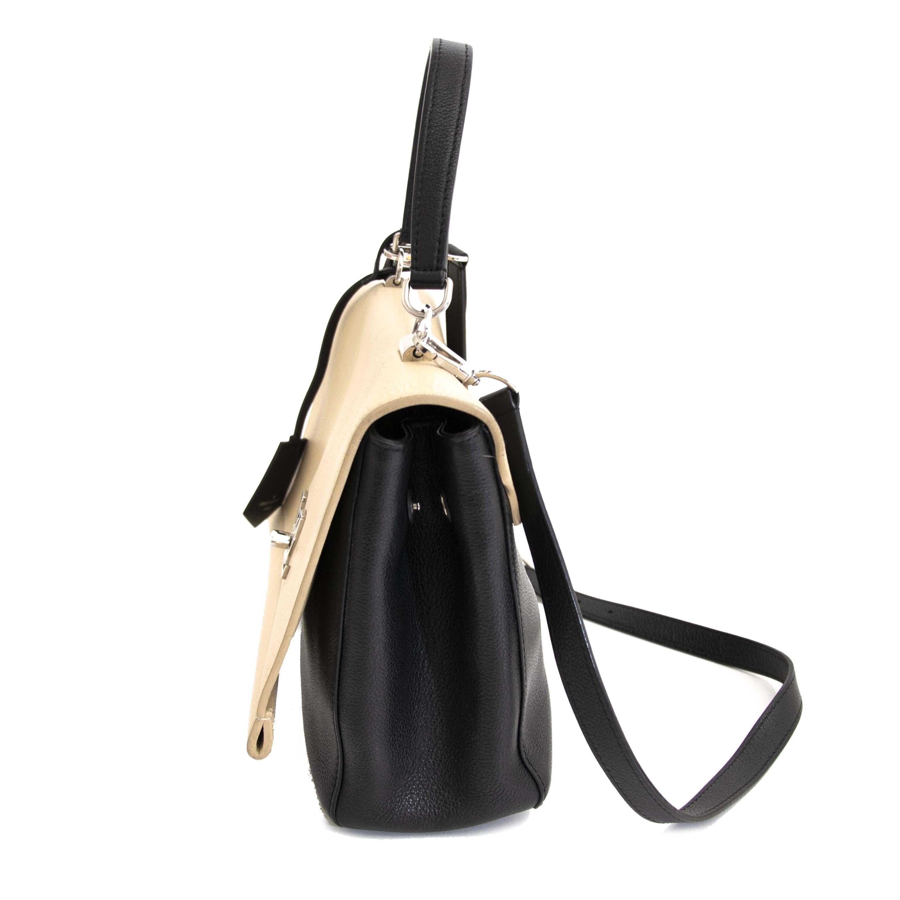 Louis Vuitton Bicolor Lockme Noir Vanille Shoulder Bag In Excellent Condition In Antwerp, BE