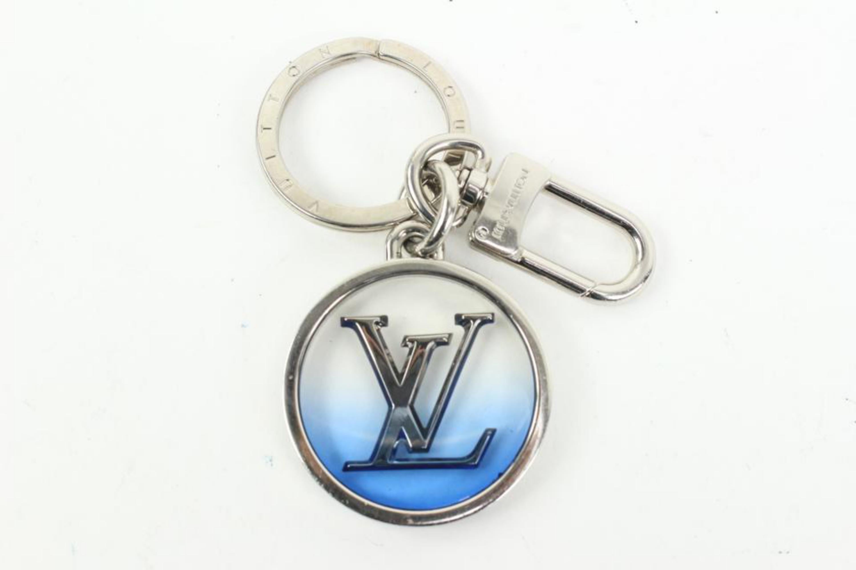 Louis Vuitton Bijou De Sac Et Porte Cles LV Inclusion Bag Charm Keychain  95lz419s
Date Code/Serial Number: M69852 DI0280
Made In: Italy
Measurements: Length:  1.75
