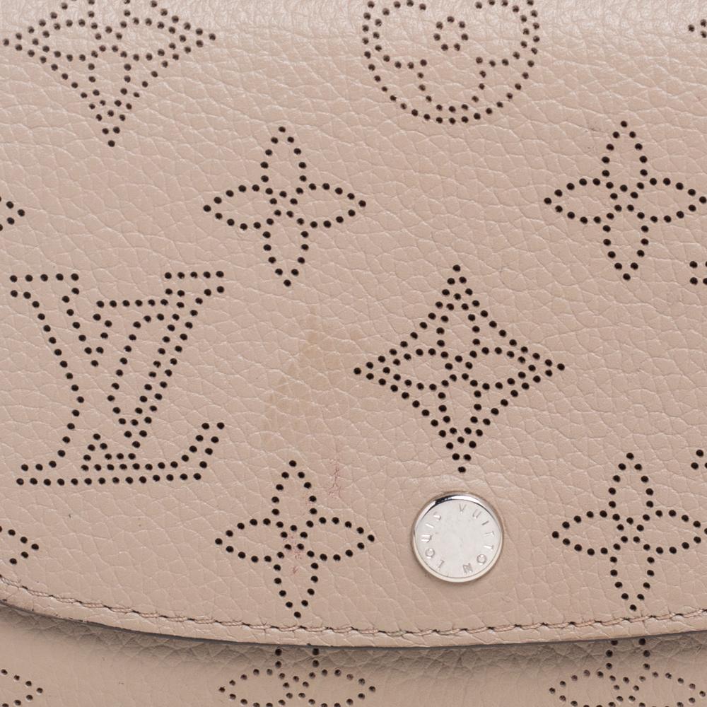 Women's Louis Vuitton Biscuit Mahina Leather Iris Compact Wallet