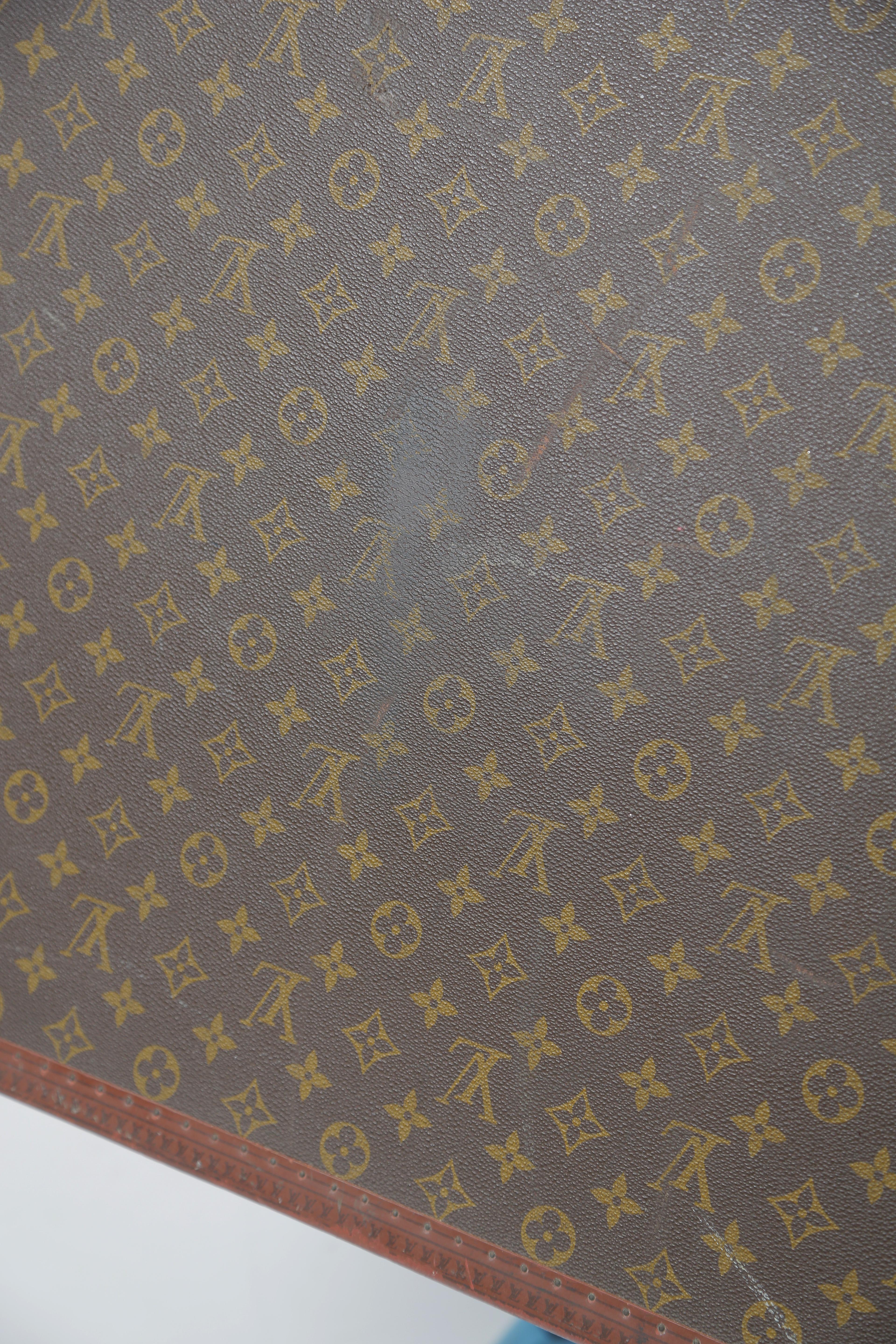 Louis Vuitton Bisten 1970 Luggage 5