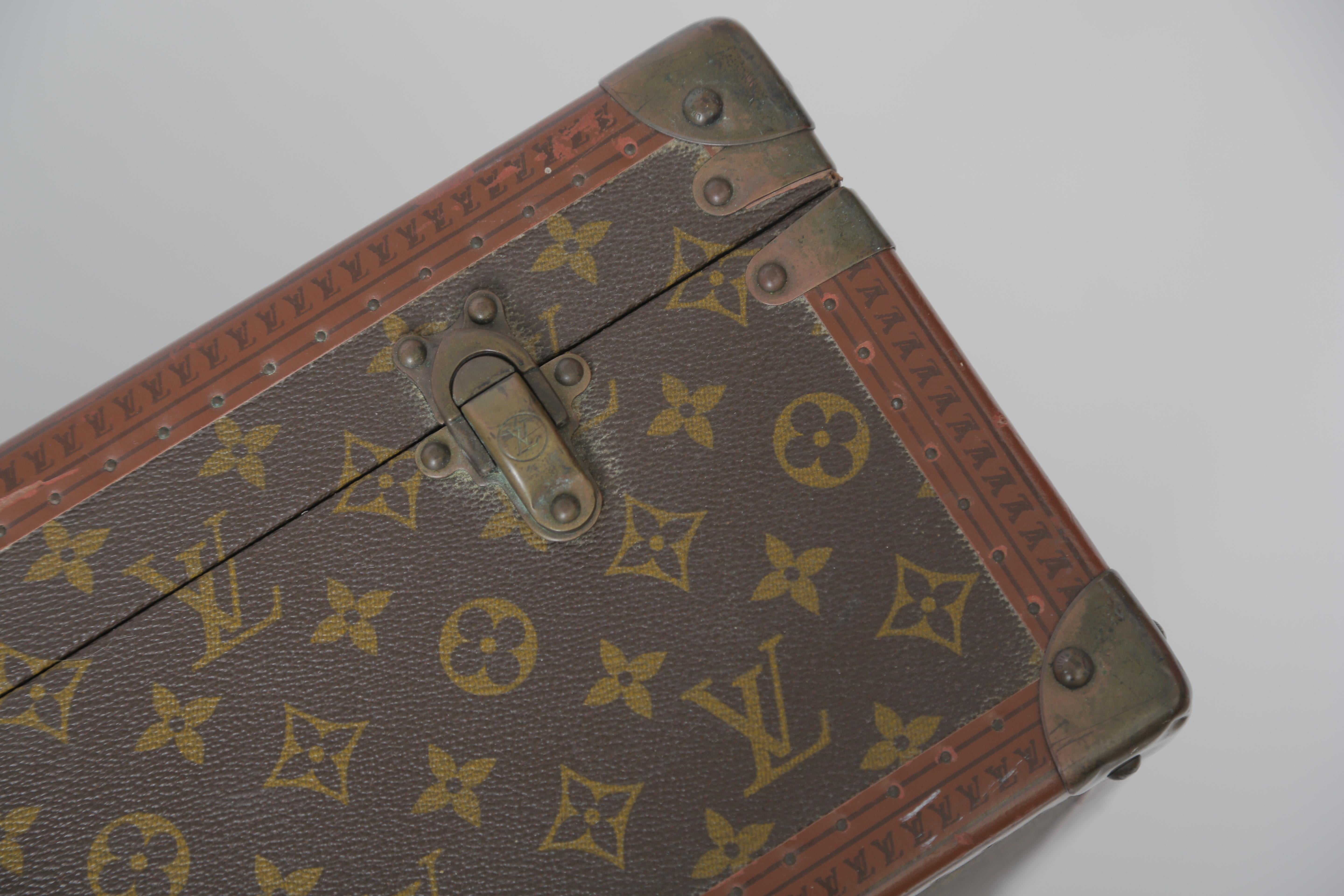 Canvas Louis Vuitton Bisten 1970 Luggage