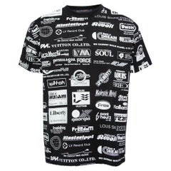 Schwarzes T-Shirt mit kurzen Ärmeln aus Baumwolle mit All-Over-Logo-Druck von Louis Vuitton M